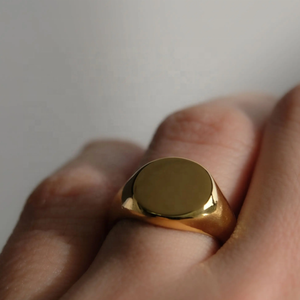 Minimalista Appannamento Spedizione In Acciaio Inox Grosso Inciso Anelli In Oro Rotondo Signet Anello Delle Donne Anello Gioielli In Oro - Product Image 2