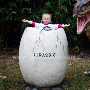 Huevo de dinosaurio de fibra de vidrio Longtu para chico tomando fotos - Product Image 6