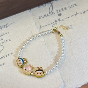 Bracelet populaire en perles d'eau douce naturelles faites à la main, motif lapin de dessin animé mignon, style manga, idéal pour les occasions religieuses - Product Image 1