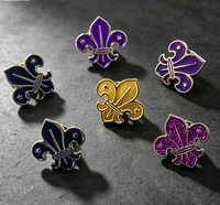 Écusson de reconnaissance Fleur de Lys en métal émaillé argenté, insigne de mérite des scouts, broche florale estampée personnalisée pour uniforme et costume