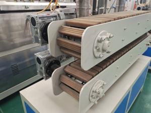 Tubo de goma de plástico <span class=keywords><strong>Haul</strong></span> Off Machine para tractor de correa de extrusión para línea de producción de extrusión <span class=keywords><strong>haul</strong></span> off tractor machine - Product Image 5