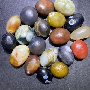 หินอาเกตโกบีดีซีหลากสีธรรมชาติคุณภาพสูงขายส่ง หินตาทิเบตขัดเงา หินดิบ หินคริสตัลบำบัด - Product Image 5