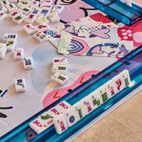 Set Mahjong Amerika Pesanan Khusus dengan Jimat Keberuntungan - Ubin Mahjong Akrilik Lipat 160 Buah Warna Putih Cerah Ramah Lingkungan dan Portabel