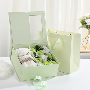 Venta al por Mayor de Fábrica: Caja de Rosas Preservadas con Empaque Acrílico, Rosas Eternas e Inmortales para Graduación y Navidad - Product Image 6