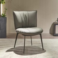 Chaise de salle à manger italienne minimaliste avec structure en métal et revêtement en cuir - Design décontracté haut de gamme et mobile pour la maison, les restaurants et les cafés