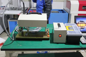 Máquina de Grabado Láser para Tarjetas Metálicas con Marcador de Puntos de <span class=keywords><strong>Bingo</strong></span> para Número de Chasis - Product Image 4