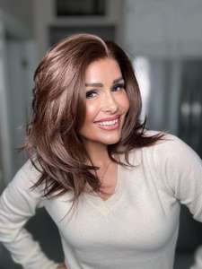 Peluca Corta Marrón Transparente con Frente de Encaje para Mujer, con Capas Naturales, Resistente al Calor, Encaje HD 13x4, Fibra Sintética, para Uso Diario, Fiestas y Cosplay - Product Image 2