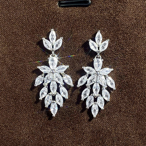 Eleganti Orecchini Pendenti a Foglia per Donne, Orecchini Scintillanti per Uso Quotidiano e Feste, Gioielli alla Moda - Product Image 6