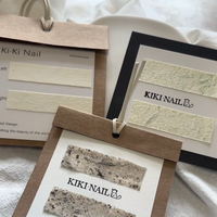 Emballage en carton de luxe haut de gamme pour l'affichage de bijoux au détail Logo personnalisé estampage à chaud sur cartes à ongles portables pour cravates