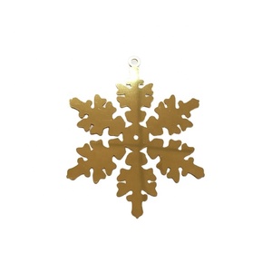 Großhandel Custom Design Plated Gold Weihnachts schmuck Metall Schneeflocke - Product Image 4