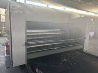 Machine semi-automatique d'impression flexographique, de découpe et de rainurage pour cartons