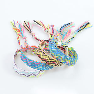 Brazaletes de moda étnica inspirados en Asia occidental, correa de muñeca ancha con borla colorida, pulsera tejida controvertida, punto al por mayor - Product Image 1