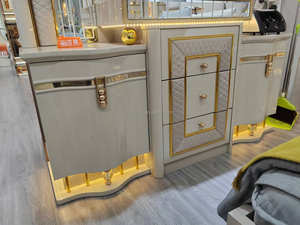 Juego de Muebles de Dormitorio de Lujo Elegante con Armario de 8 Puertas con Espejo e Iluminación LED, Hermoso Juego de Dormitorio de Lujo Tamaño Super King - Product Image 5