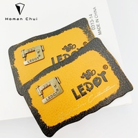 Étiquette de vêtement personnalisée pas chère avec logo de marque Homan, carrée, en similicuir PU gaufré marron, lavable