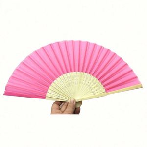 Abanico Japonés de Bambú, Diseño Artesanal Elegante para Comodidad y Estilo - Product Image 1