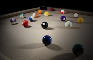 Ensemble de billes de billard de niveau tournoi, ensemble de billes de billard en résine phénolique, ensemble complet de 16 billes, taille et poids réglementaires de 2-1/4 pouces - Product Image 4