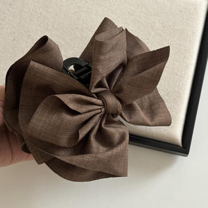 Pince à cheveux élégante française avec grand nœud en tissu, pince requin en plastique pour femme, idéale pour les fêtes - Product Image 4