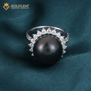 Anillo Clásico de Compromiso, Boda y Fiesta Goldleaf IGI de Oro de 18K con Perla Natural y Moissanita para Unisex - Product Image 3