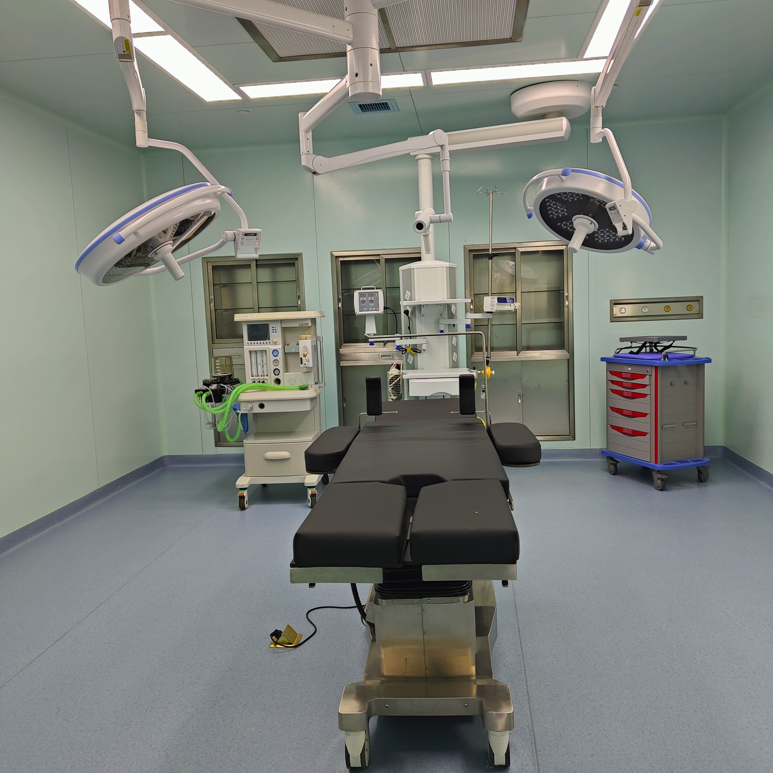 SLEOT99  Electric Hospital Stainless Steel Operation Table Orthopedic Fracture Tables with X Ray