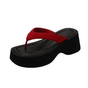 Nouvelles tongs noires à semelle épaisse pour femmes, antidérapantes, polyvalentes, pour l'extérieur et la plage, modèle 2026, très tendance - Product Image 5