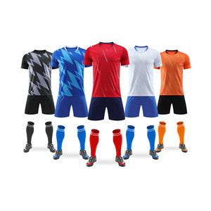 Dernière conception uniforme de football sur mesure combinaison de football respirante pour hommes et femmes kits de football par sublimation - Product Image 1