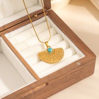 Nouveau collier pendentif en forme de cœur d'aigle en turquoise plaqué or en acier inoxydable