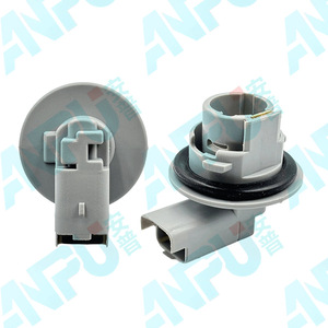 ที่ยึดหลอดไฟ RZ-01-A0240 พลาสติกสีเทา สำหรับไฟท้าย Volvo XC60 - Product Image 2