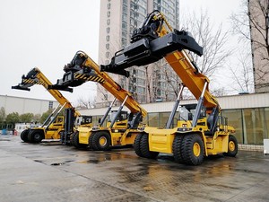 Première grue frontale de 65 tonnes au monde, Aunches Reach Stacker XCS65K pour le Moyen-Orient - Product Image 6