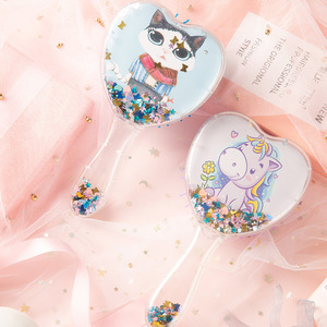 Peigne de massage en forme de cœur de dessin animé avec motif licorne chat scintillant pour cadeaux de fête - Product Image 3