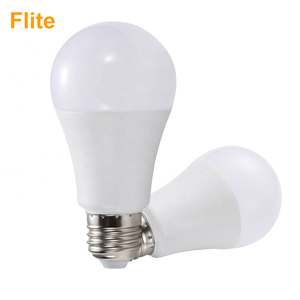 A60 E27 Socket <span class=keywords><strong>Led</strong></span> <span class=keywords><strong>String</strong></span> Lights con 5W 7W 9W Comercial Impermeable IP65 Luces de adorno al aire libre para la decoración de vacaciones - Product Image 5