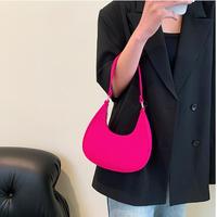 Personnalité de la mode belle atmosphère feutre unique épaule sous les bras femme sac croissant de lune sac en gros