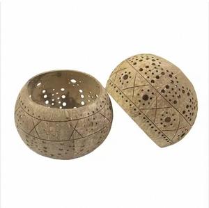 Portavelas de Cáscara de Coco con Acabado Mate, Diseño Floral, Hecho a Mano, Ecológico, Portavelas para Velas de Té, Decoración del Hogar - Product Image 3