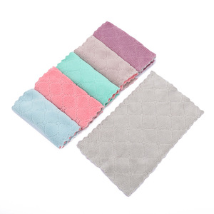 Paño de cocina de doble cara de coral polar estilo europeo-americano, rectangular, antiadherente, sin pelusas, para limpiar ollas y sartenes. - Product Image 5
