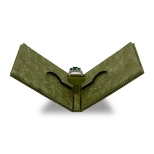 Caja de Almacenamiento de Joyas y Pendientes con Diseño Cuadrado de Moda, Mini Caja Giratoria Compacta y Creativa para Propuesta de Matrimonio - Product Image 3
