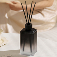 Penyegar Udara Tahan Lama 500ML Botol Kaca Diffuser Dekorasi Rumah Mewah Pewangi Aromaterapi Reed Diffuser Dengan Stick Serat