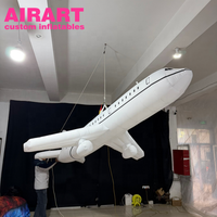 Décorations de fête gonflables en forme d'avion. Modèle d'avion gonflable blanc pour exposition