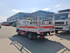 Camión de Carga ISUZU con Chasis de 2 Toneladas 4*2 para el Transporte de Mercancías Peligrosas - Product Image 5