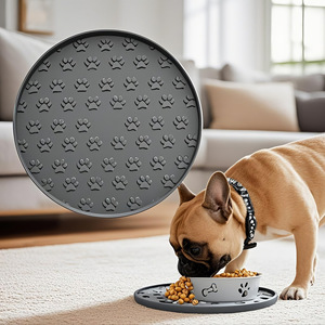 Tapis de nourriture et d'eau pour chien portable et écologique, design personnalisé, avec bord surélevé pliable en silicone - Product Image 1