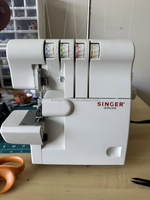 Machine à coudre surjeteuse Singer 14HD854 robuste à 2, 3 ou 4 fils pour cuir, jeans et usage domestique
