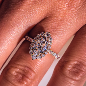 Bague de fiançailles en argent sterling avec ornement orange, diamant de laboratoire marquise 1 carat, halo, style Art déco, tendance, anniversaire de mariage, pour femme - Product Image 4