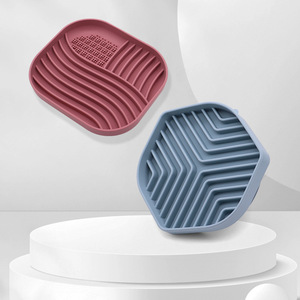 2025 Novo Design Geometria Salpicado Efeito quadrado Silicone Dog Slow Alimentador Bowl - Product Image 4