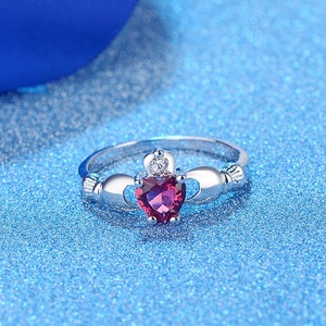 Prix de gros irlandais coeur <span class=keywords><strong>Claddagh</strong></span> anneau plaqué <span class=keywords><strong>argent</strong></span> avec Zircon cubique coeur noeud anneau hommes femmes amour fidélité anneau bijoux - Product Image 6