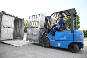 A brand new electric forklift weighing 1-3.5 tons, suitable for working in the cabin, with seats and LCD <b>display</b> - Product Image 5