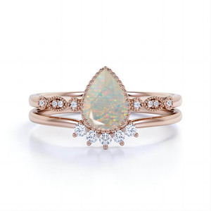 Bague de fiançailles en or rose avec pierre naturelle onyx noir taille poire et sertissage pavé pour femme, style romantique, mariage et soirée - Product Image 4