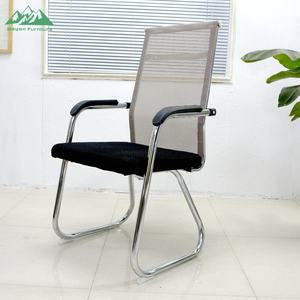 Silla de Reuniones Ergonómica Extensible Wayon con Base de Trineo y Soporte Lumbar Integrado para Sala de Juntas - Product Image 3