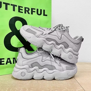 รองเท้ากีฬาผู้ชายขายดีจากโรงงาน คุณภาพสูง สำหรับเดินเล่นกลางแจ้ง แฟชั่นทันสมัย - Product Image 5