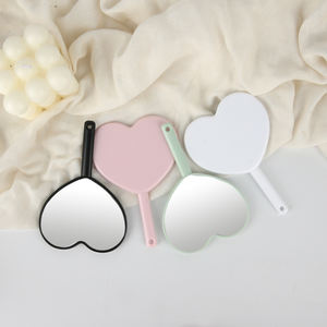 Vente en gros de mini miroirs de <span class=keywords><strong>salon</strong></span> de beauté en forme de cœur en plastique portable de voyage miroir design mignon à main - Product Image 5