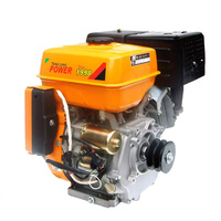 Un moteur OHV de 13 CV et 390 cm³ propulse le décortiqueur de riz, accélérant la vitesse de traitement pour la saison des récoltes des grandes exploitations agricoles au Vietnam.