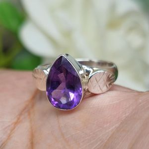 Bague Boho en argent sterling 925 faite à la main de style classique en forme de poire améthyste bague de déclaration pour les fêtes - Product Image 1