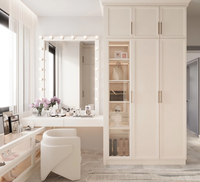 Dressing sur mesure haut de gamme en bois massif de style européen moderne et luxueux pour chambre de villa